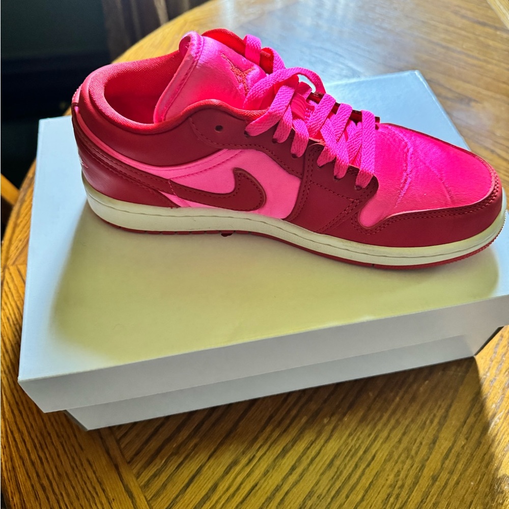 Excellent condition Nike Air Jordan shoes. Worn 1 time. Original box and paper.
